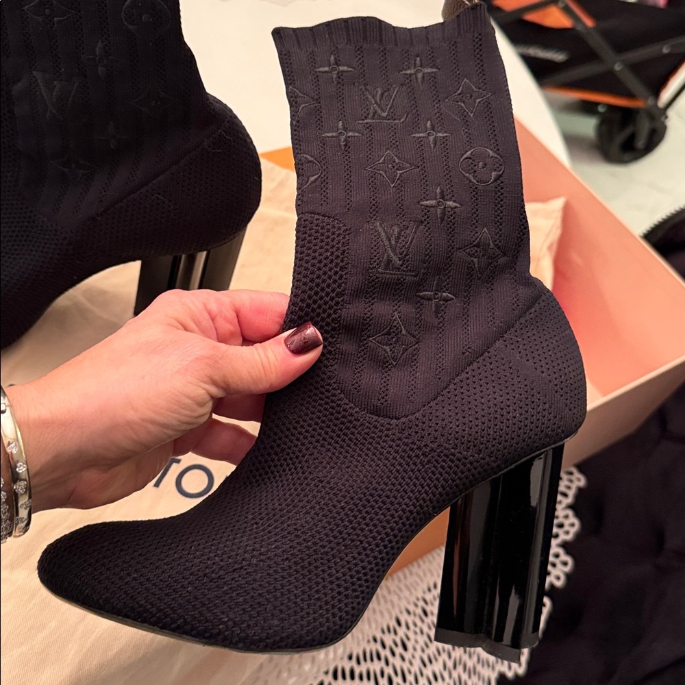 Louis Vuitton Black Heeled stretch Boots - Picture 3 of 8